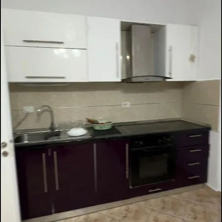 Cela Houses * Golem (Tirana)